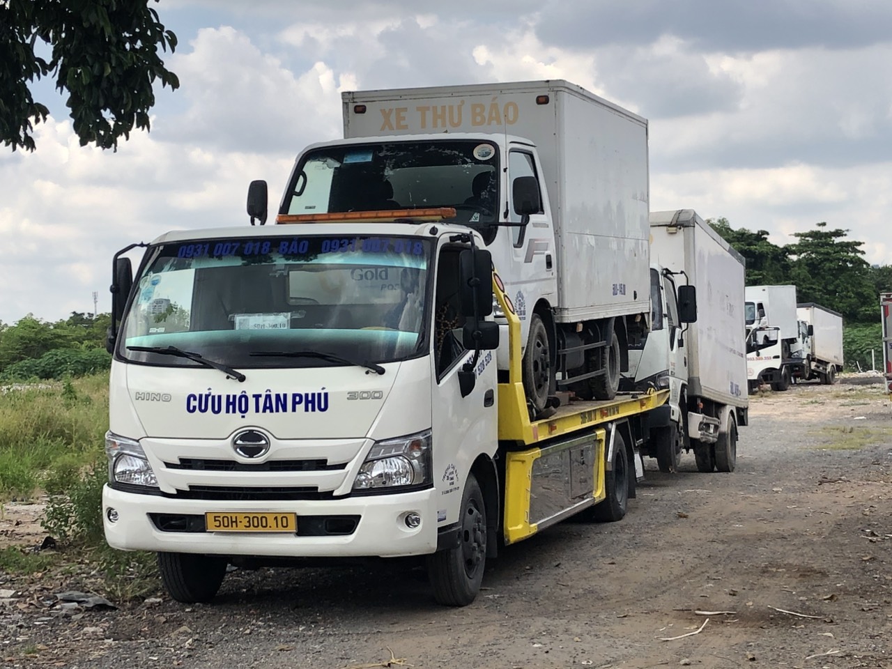 cứu hộ giao thông Chí Bảo đưa xe về gara sửa chữa