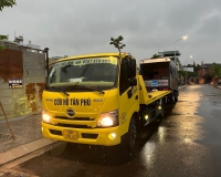 cứu hộ chí bảo chuyên cẩu kéo các loại xe,oto, xe tải,xe cẩu ,đầu kéo, roóc vận chuyển máy xe cơ giới 