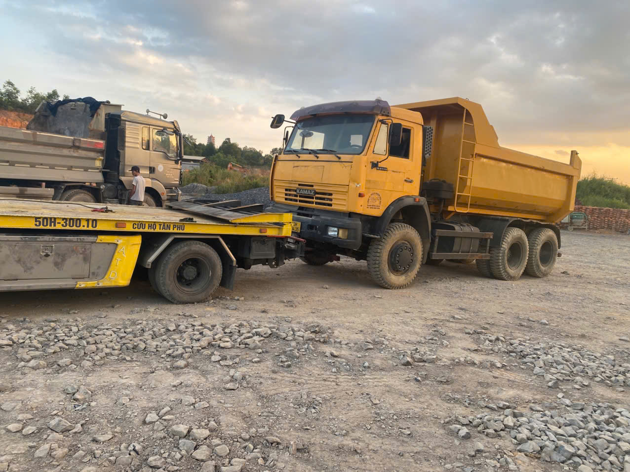 Dịch vụ kéo xe Ben của Cứu hộ Chí Bảo