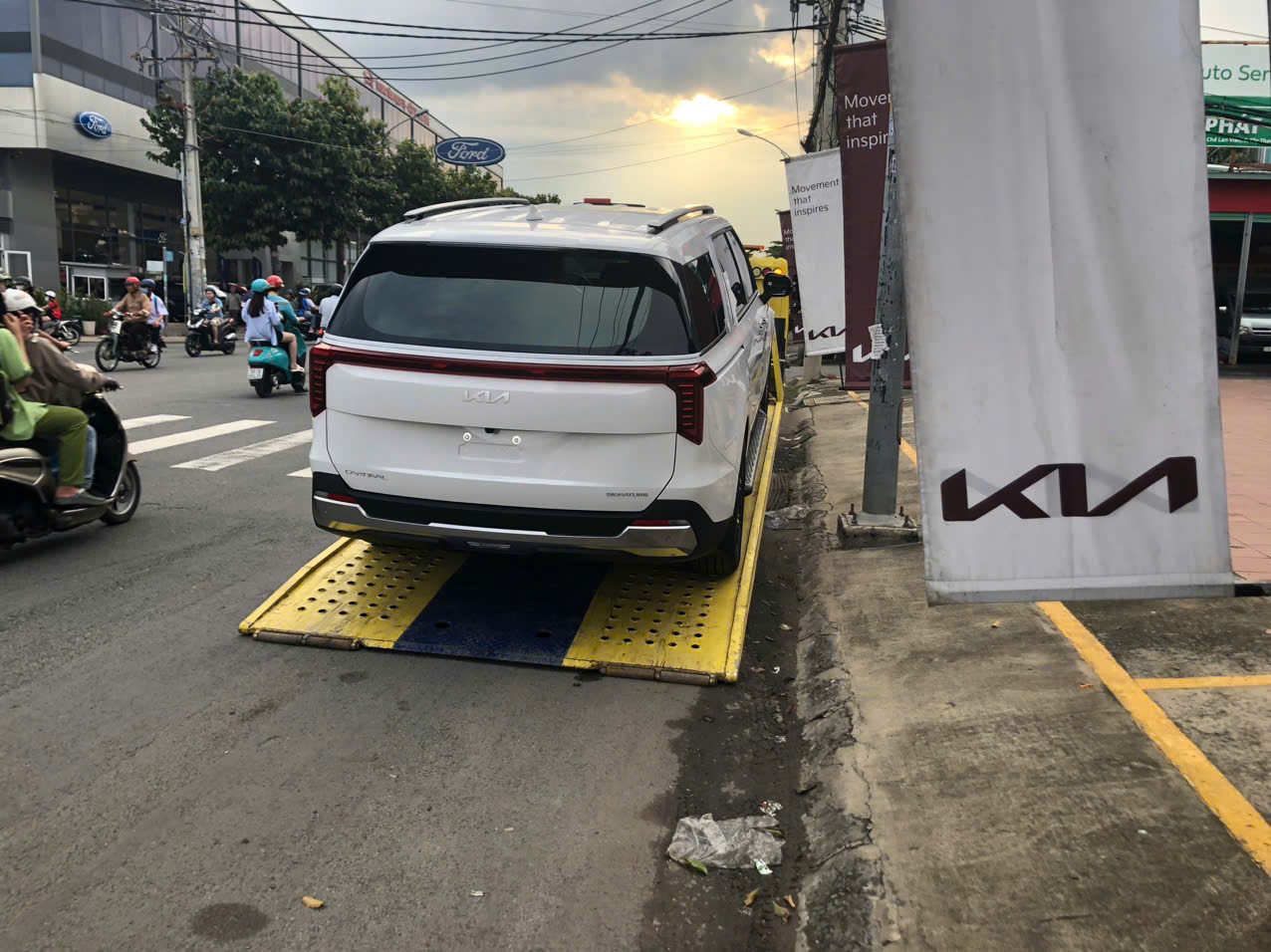 Cứu hộ Chí Bảo vận chuyển xe