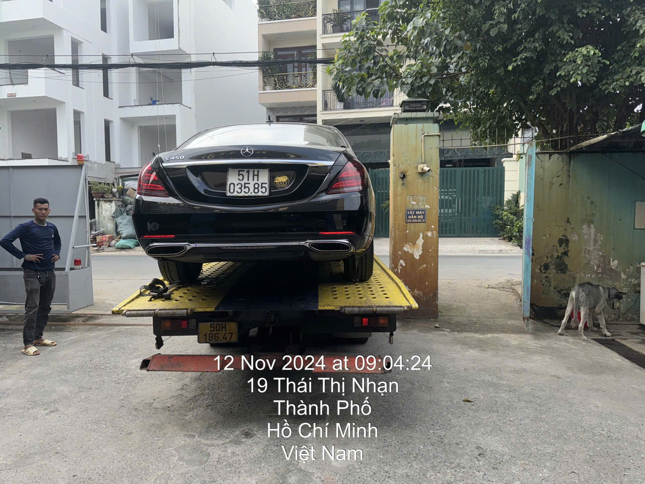 Cứu hộ Chí Bảo giao xe cho khách hàng